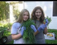 Claire-and-Baylee-farmers